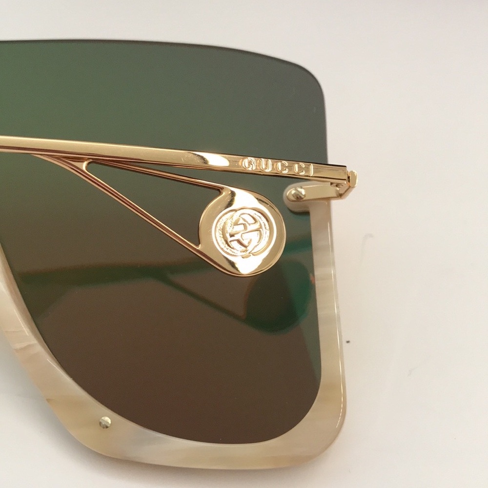 Gucci GG0540S 004 Beige Oversized Shield Sunglasses Orange Mirror - Picture 14 of 14